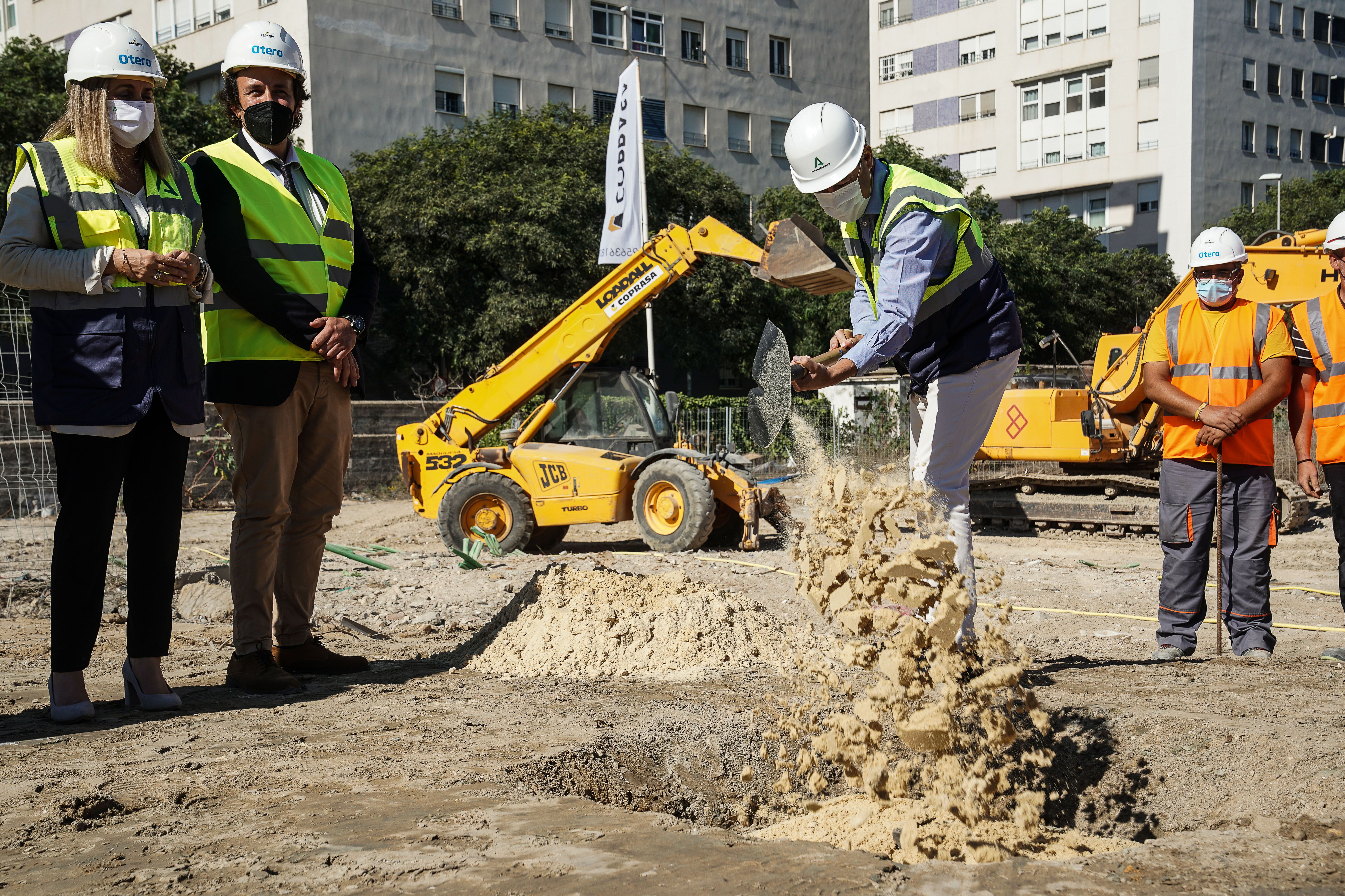 Primera piedra de la nueva fase de las VPO de Matadero, en Cádiz.