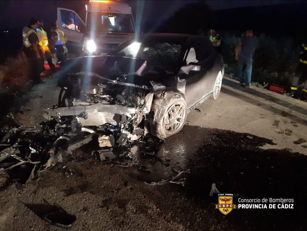 Brutal colisión frontal entre Paterna y Alcalá de los Gazules