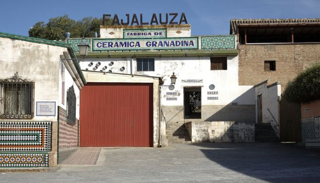 La fachada de la fábrica.