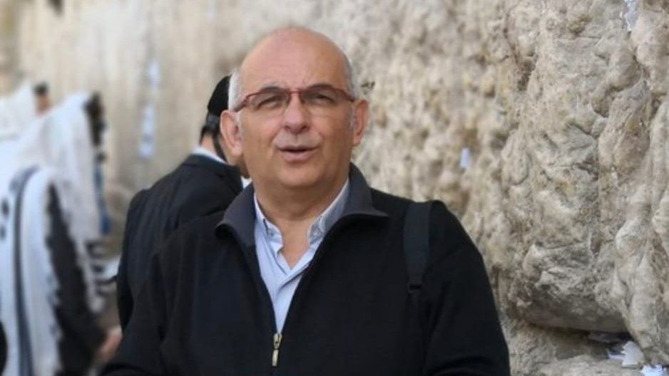 El sacerdote fallecido mientras oficiaba una misa funeral. El sacerdote fallecido mientras oficiaba una misa funeral.