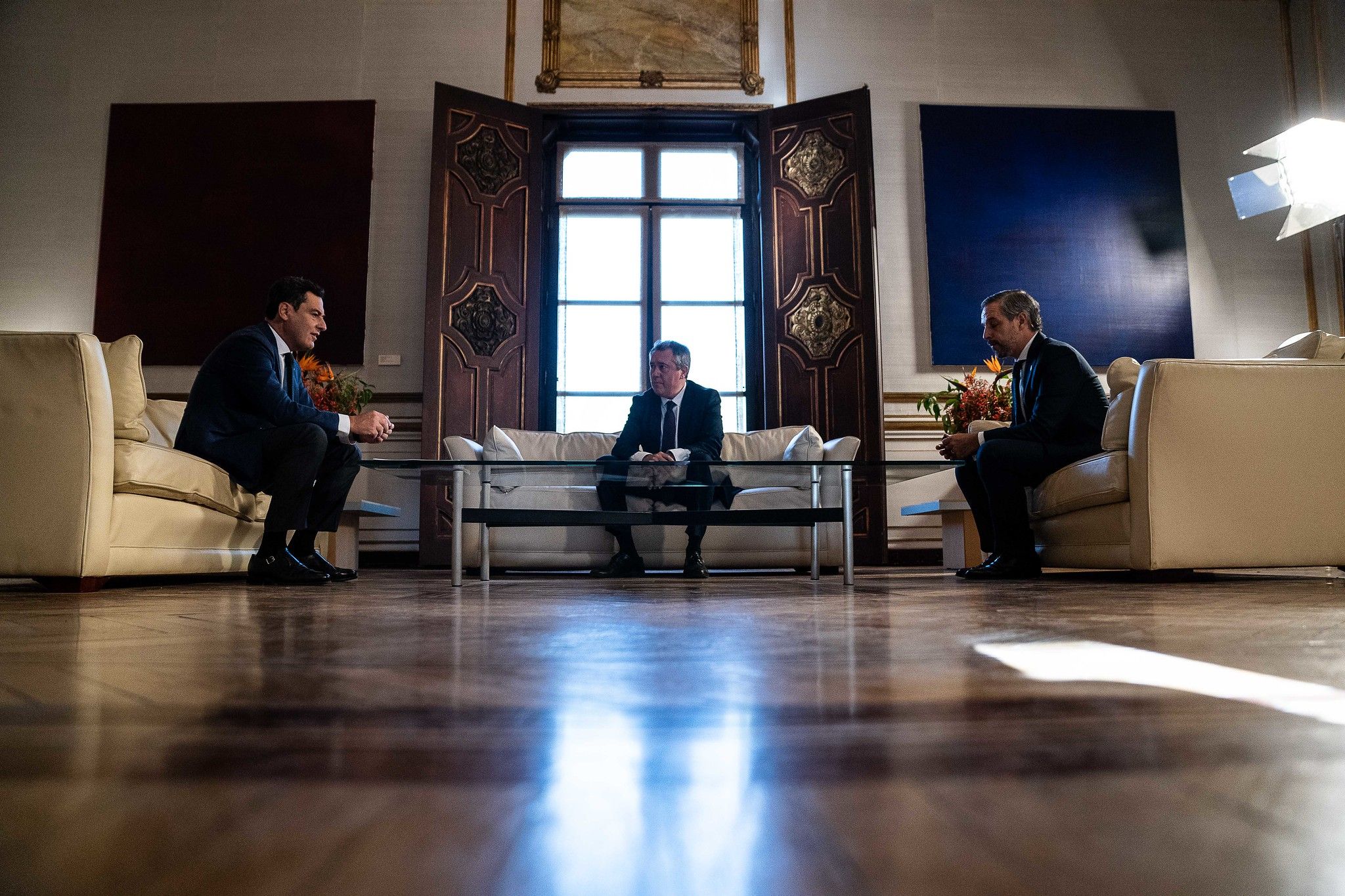 Un debate como excusa para lanzar la campaña