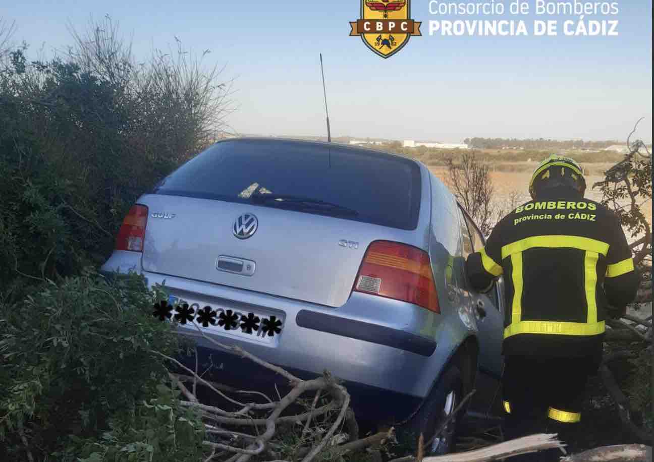 Segunda salida de vía de un vehículo en apenas unas horas casi en el mismo punto de la AP4 entre Jerez y Cádiz
