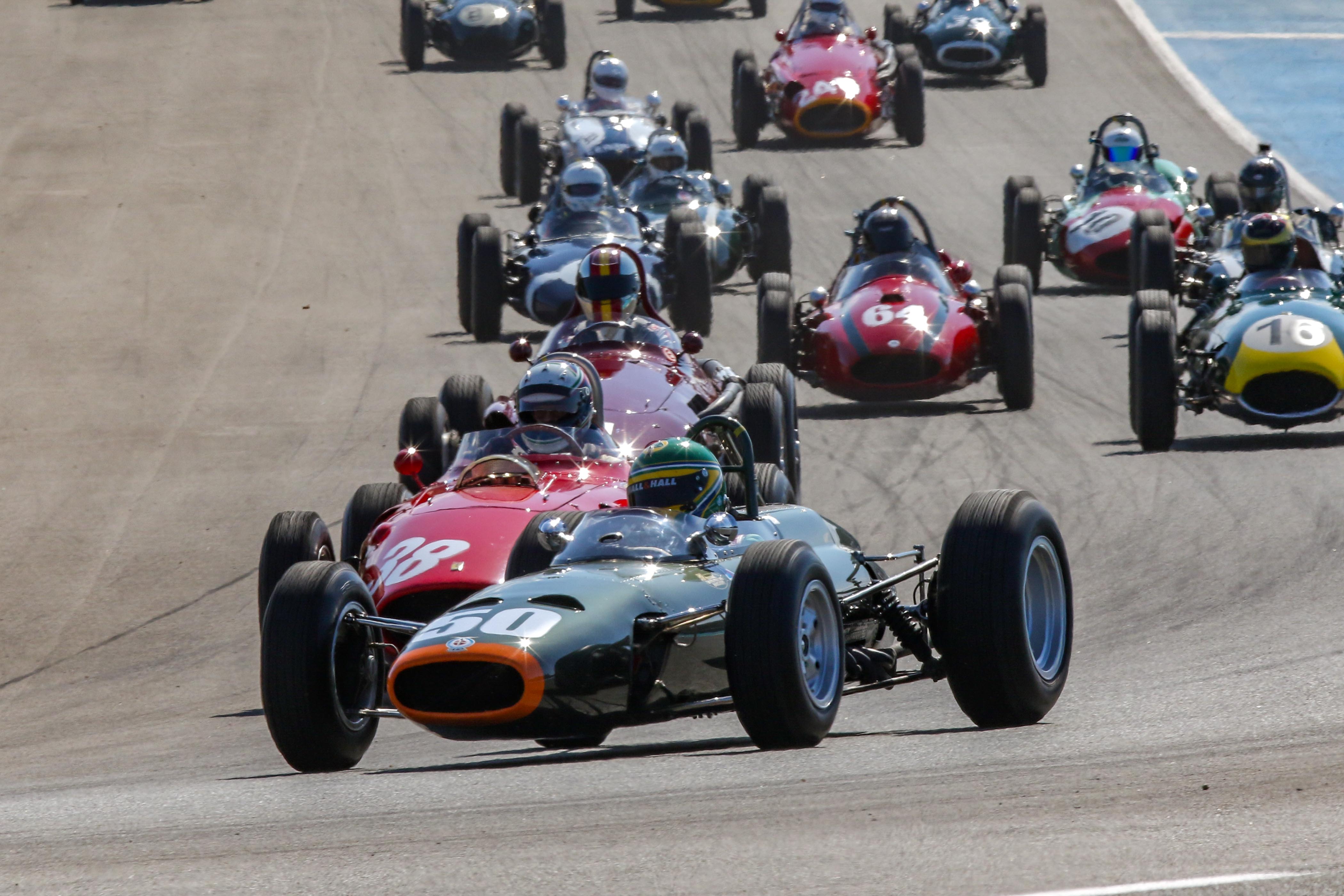 Una de las salidas de las pruebas de coches clásicos en el Circuito de Jerez-Ángel Nieto.   CIRCUITO DE JEREZ