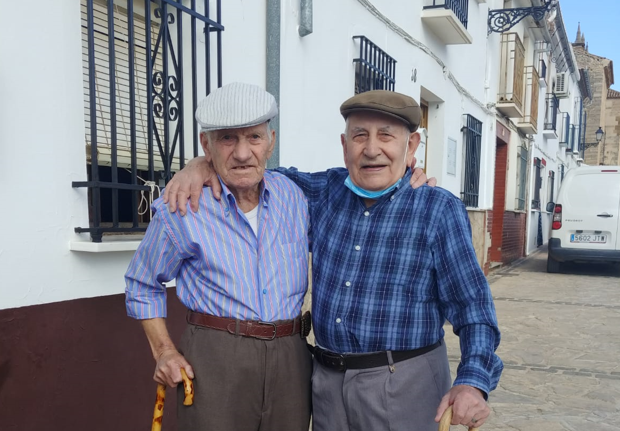Joselillo y Francisco tras su emotivo reencuentro en Antequera.
