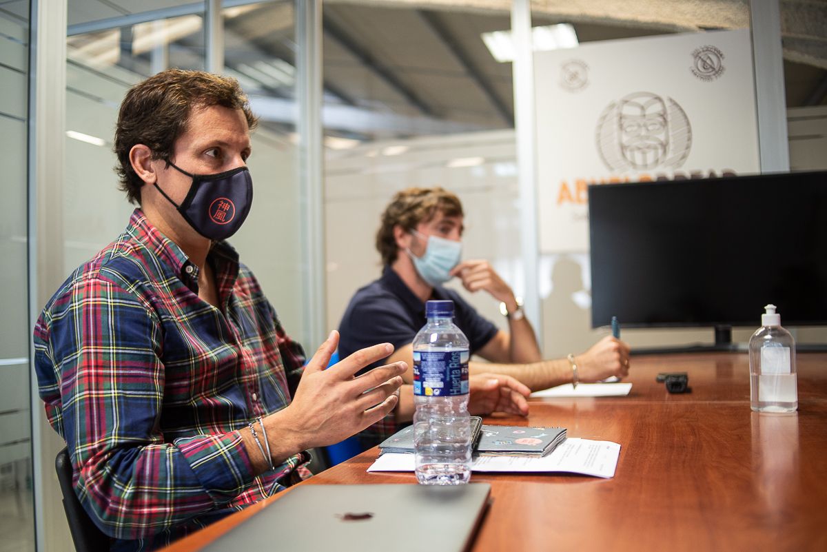 Nacho y Javier durante la entrevista con lavozdelsur.es.