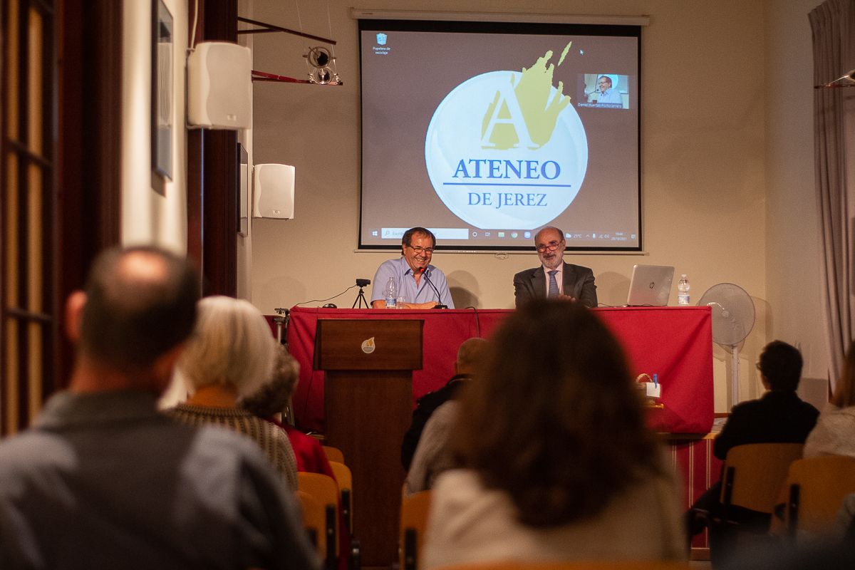Un momento de la presentación del libro.