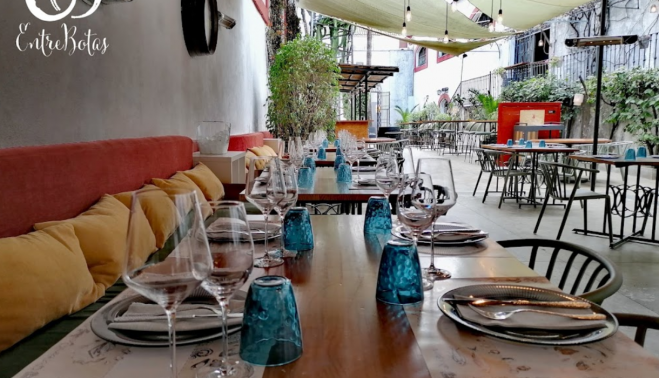 El Entrebotas, ubicado en el interior de las bodegas Hidalgo de Sanlúcar.