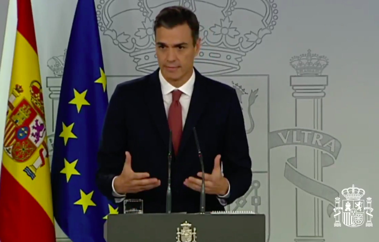 El presidente del Gobierno, Pedro Sánchez, compareciendo en La Moncloa. 