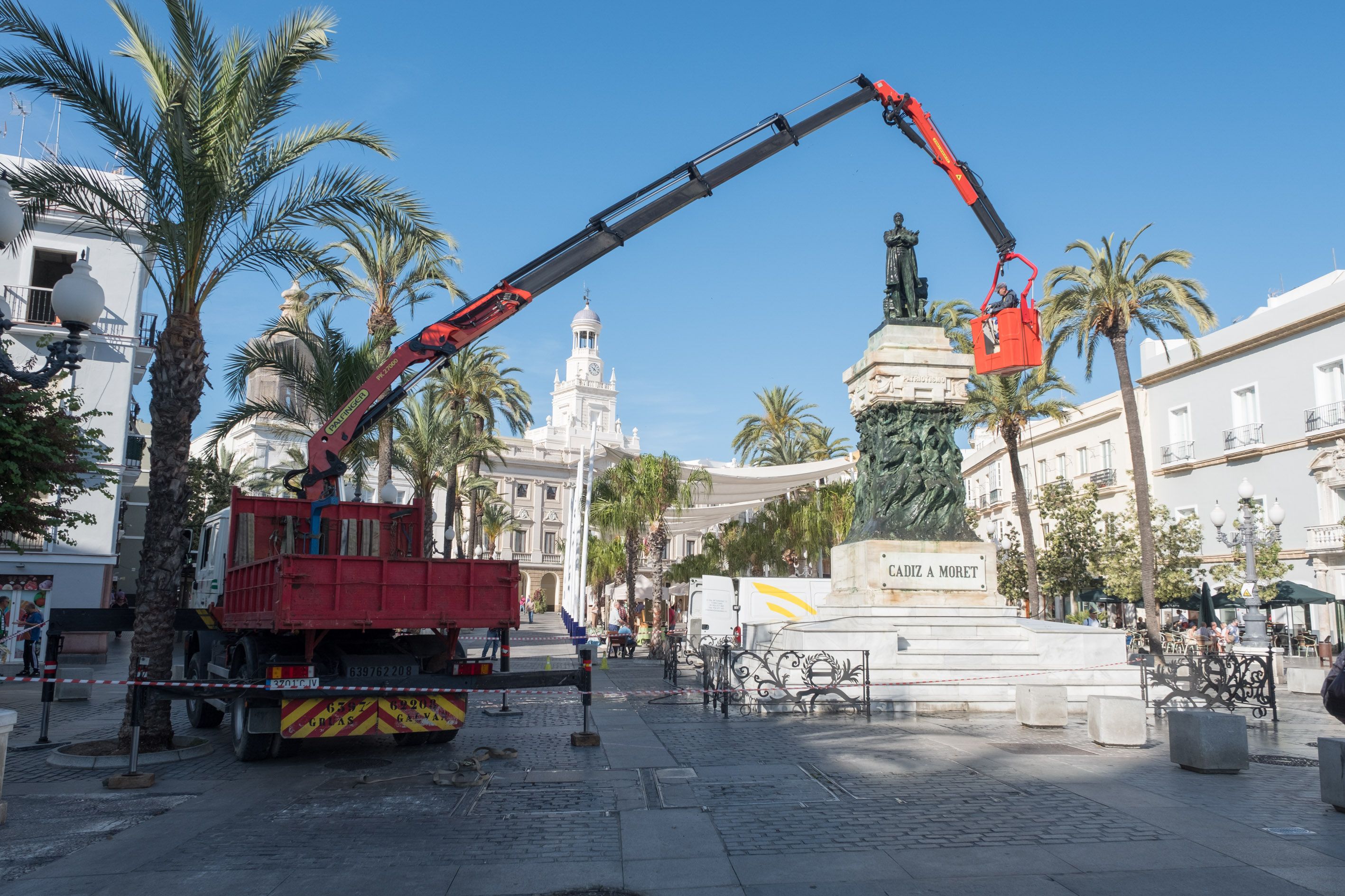 Cádiz rehabilitará los monumentos de Moret y del Marqués de Comillas.