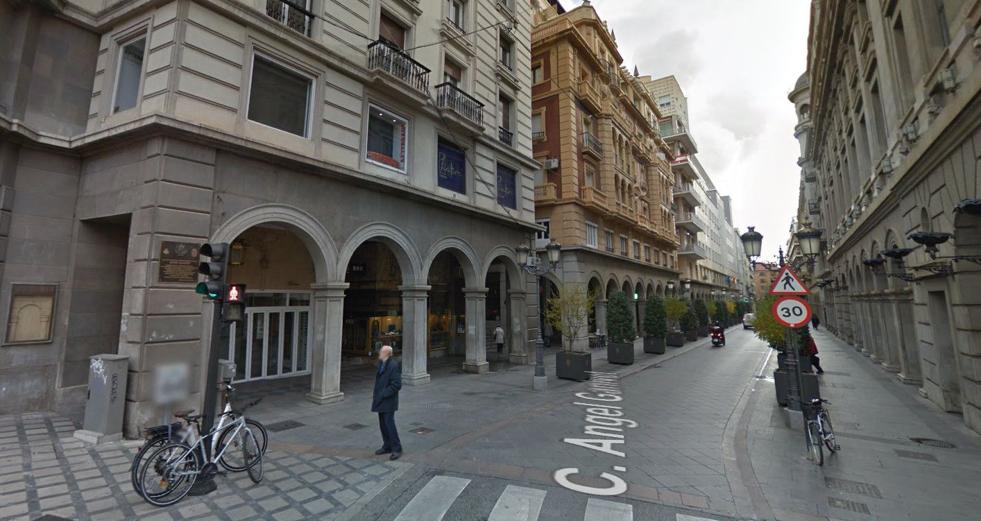 Entorno de Puerta Real en Granada. GOOGLEMAPS