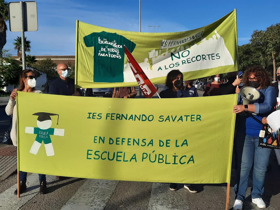 Protesta del IES Fernando Savater por la falta de PTIS.