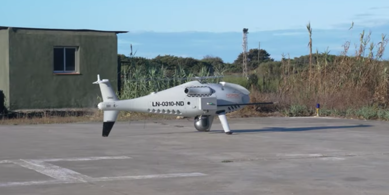 El dron que vigila las emisiones de los buques en el Estrecho.