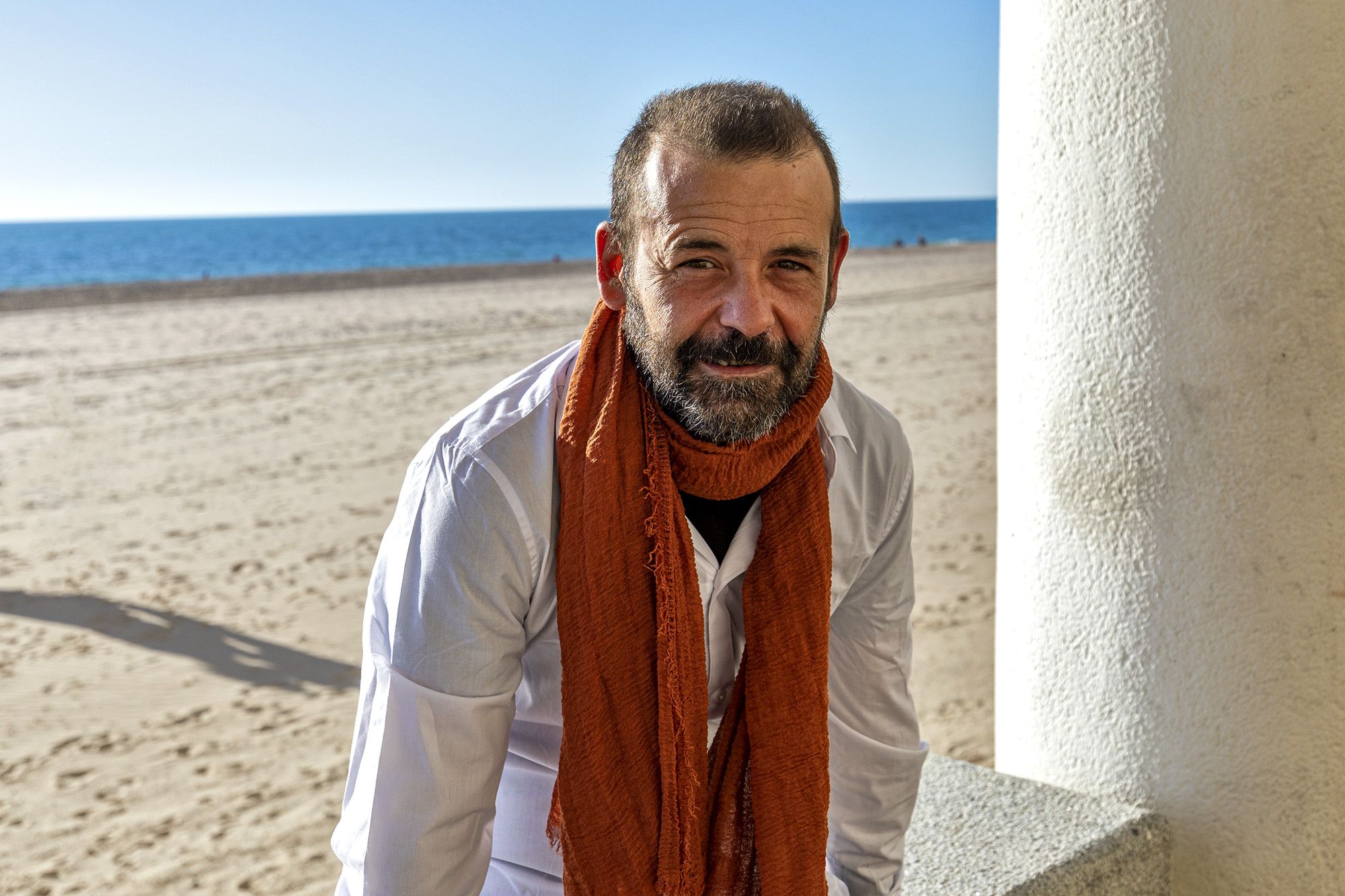 Carlos Chaouen posa, en días pasados, en Cádiz, antes de la entrevista con lavozdelsur.es.