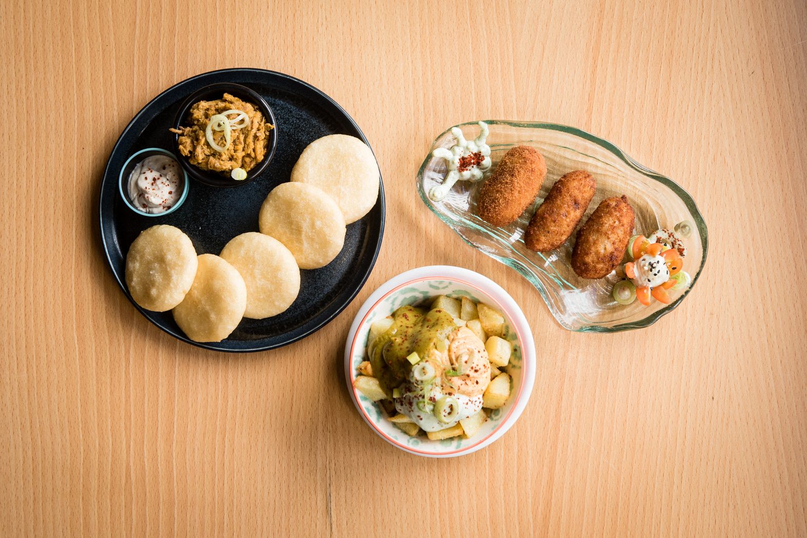 Arepitas, croquetas y ensadilla de gallina en 'Señora pan'. 