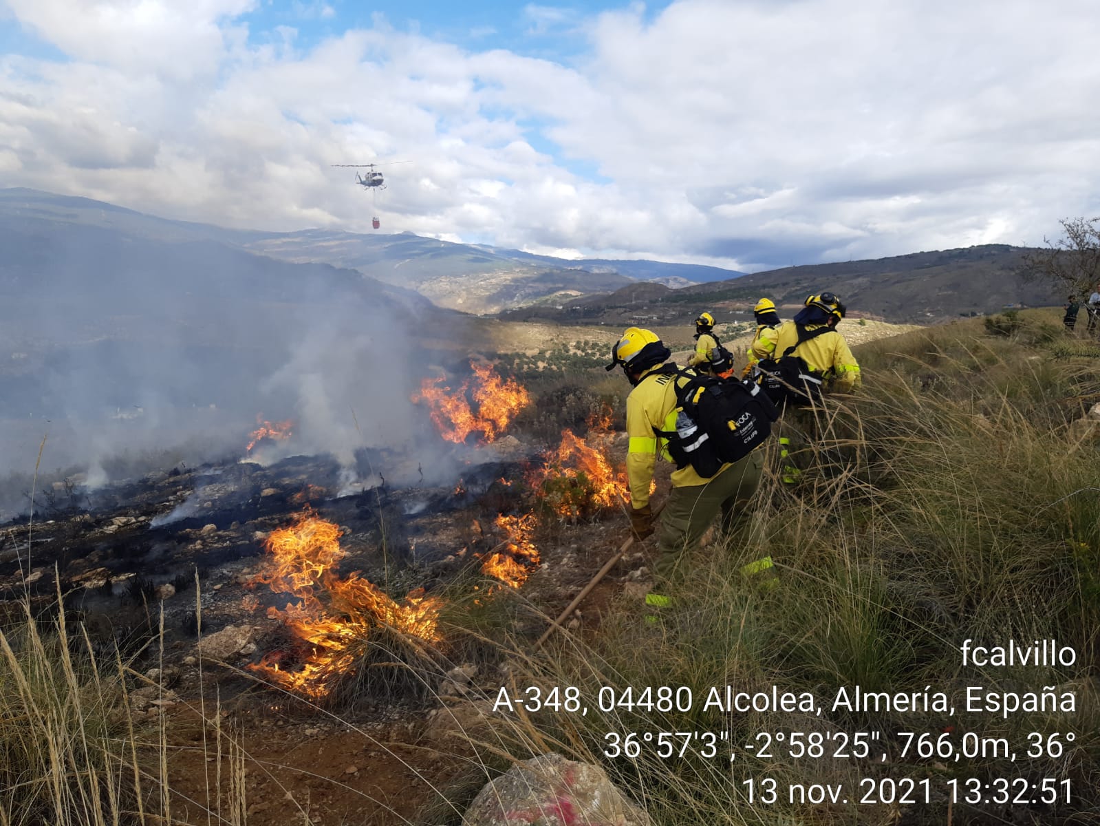 Declarado un incendio forestal en la localidad malagueña de Alcaucín