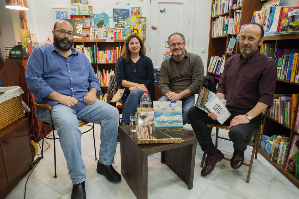 Los protagonistas de la presentación del nuevo número de la revista 'Alameda 39'. FOTO: MANU GARCÍA.