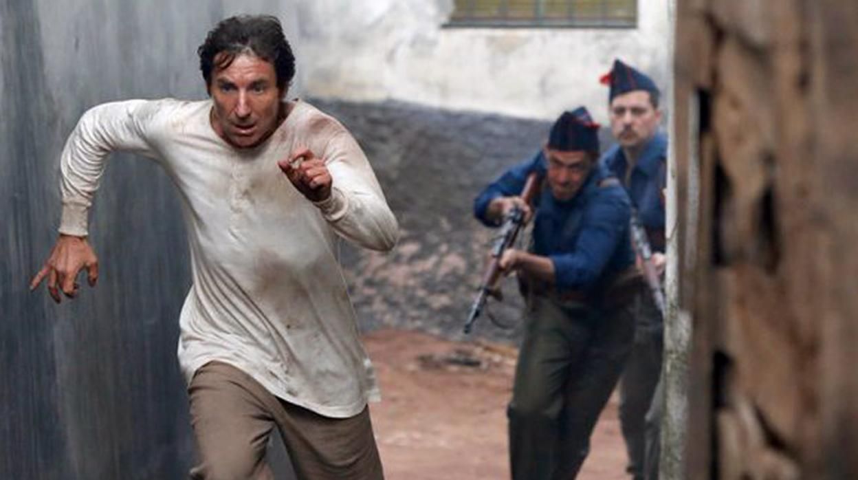 Un fotograma de 'La trinchera infinita'. 