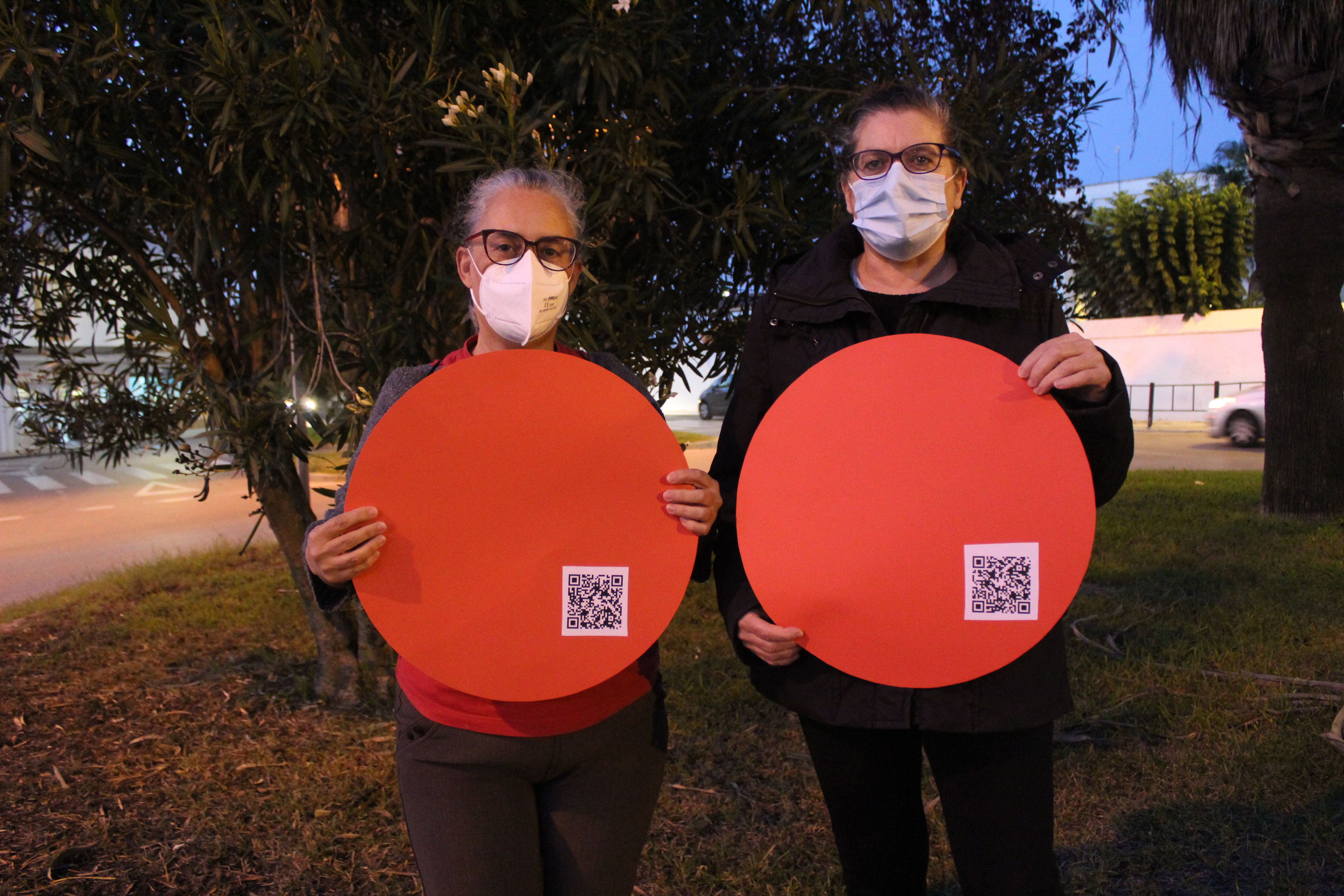 Integrantes de Marea Violeta presentan campaña punto rojo de alerta