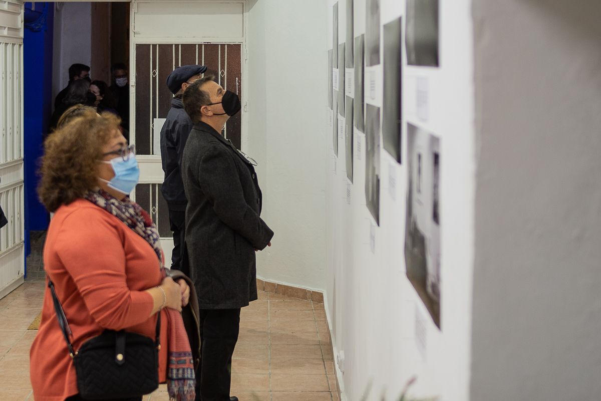 Inauguración de la exposición fotográfica 'Cuerpos sin espacio'.