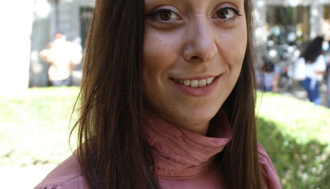 Andrea Vega es de Sevilla, tiene 24 años y es trabajadora social.