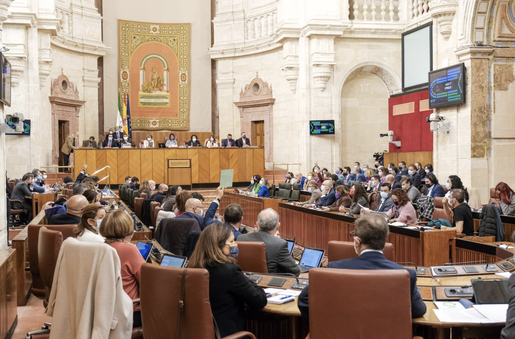Un momento del debate de aprobación de la nueva Ley del Suelo de Andalucía, este pasado jueves en el Parlamento.