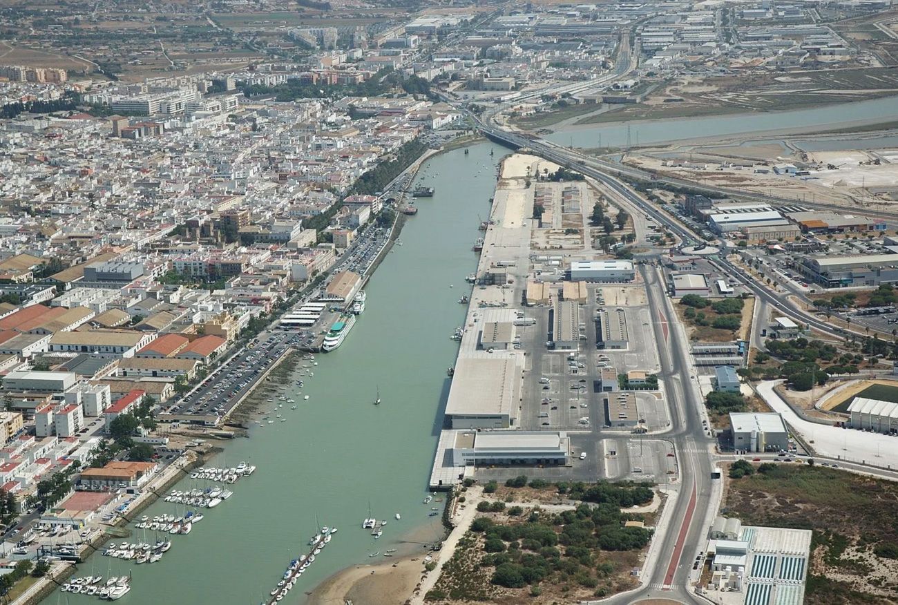 Una empresa portuense se encargará de redactar el proyecto de Paseo Fluvial que hará "no darle la espalda" al río.