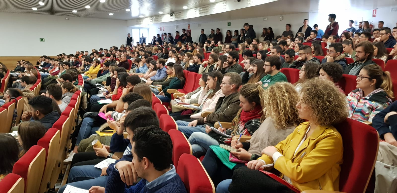 Estudiantes de la UCA durante la jornada.