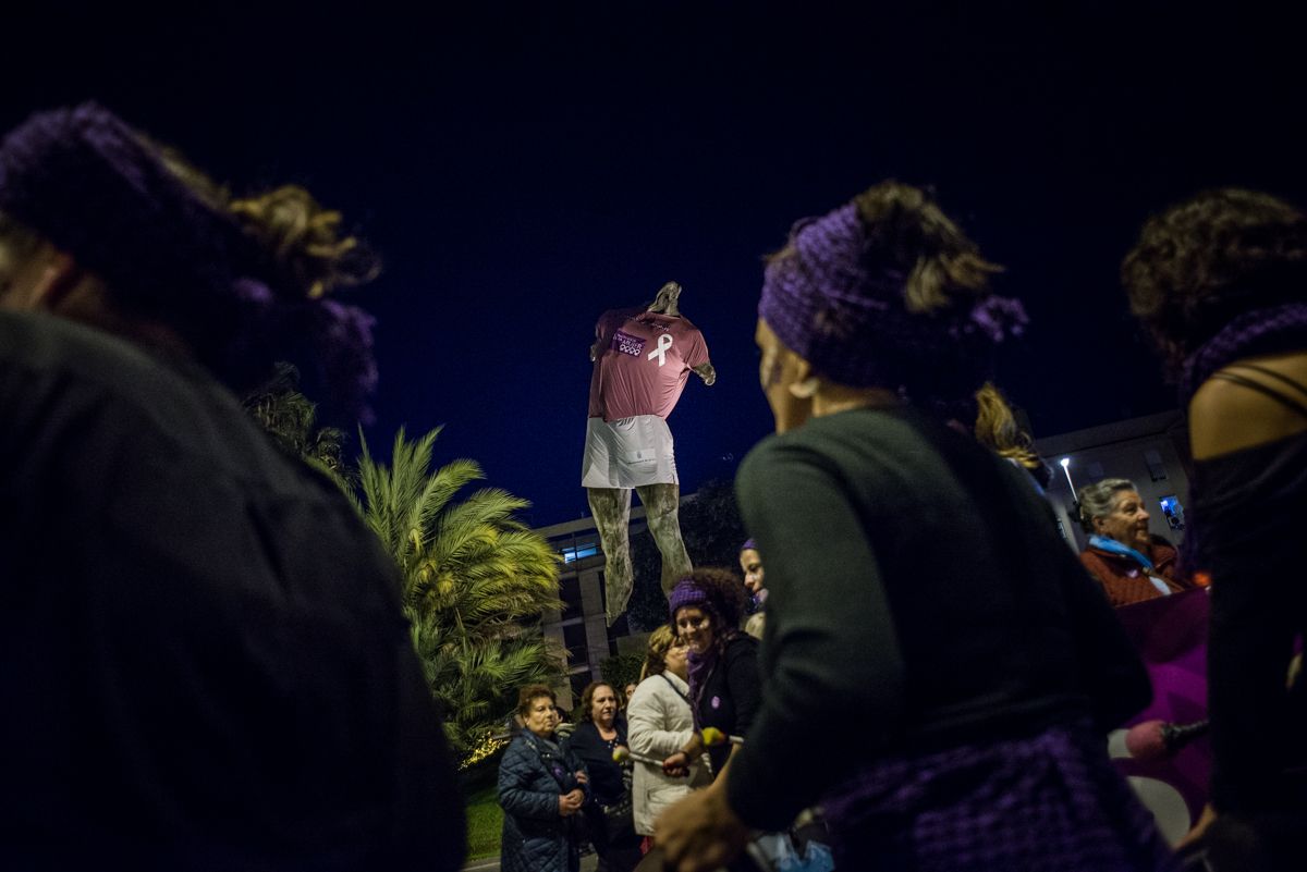 Manifestantes durante una pasada marcha contra la violencia de género en Jerez. FOTO: MANU GARCÍA. 