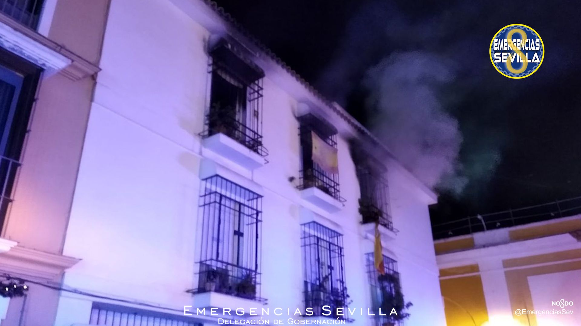 Un incendio en una vivienda en Sevilla deja tres hospitalizados, uno de ellos en estado crítico