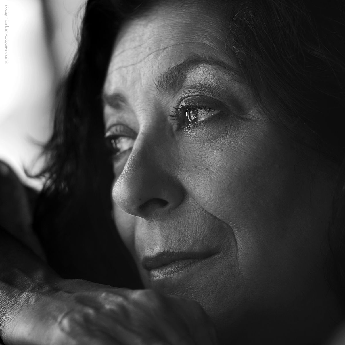 Almudena Grandes, la escritora que ancló su corazón en Rota. FOTO: FACEBOOK ALMUDENA GRANDES