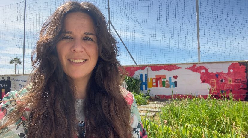 La maestra cordobesa, en su 'huertishi', uno de los proyectos que llevó a cabo en otro centro, el CEIP Nueva Jarilla hace dos años.
