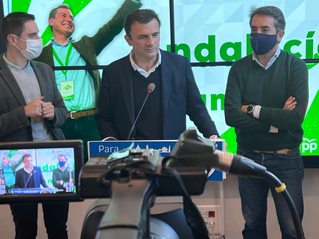 Bruno García, en rueda de prensa en la sede del PP de Jerez, asegura que "cada vez más gaditanos se suman a la corriente del cambio con el PP"
