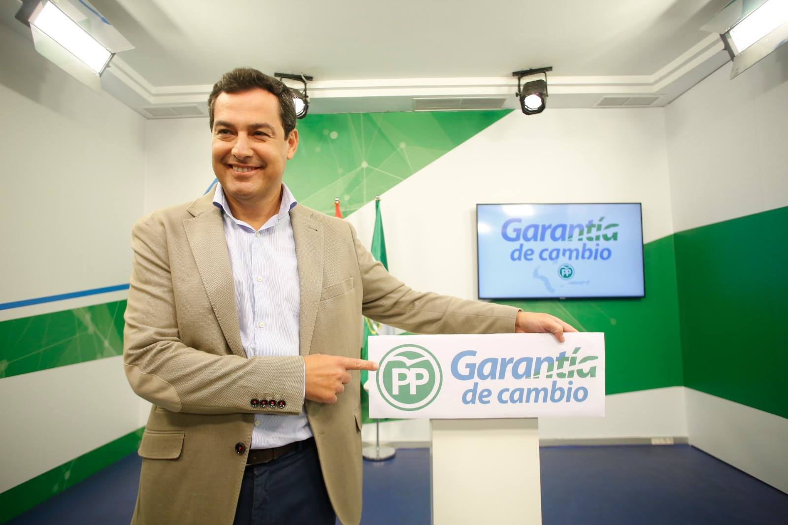 Juanma Moreno Bonilla en una imagen de campaña. FOTO: PP ANDALUZ. 