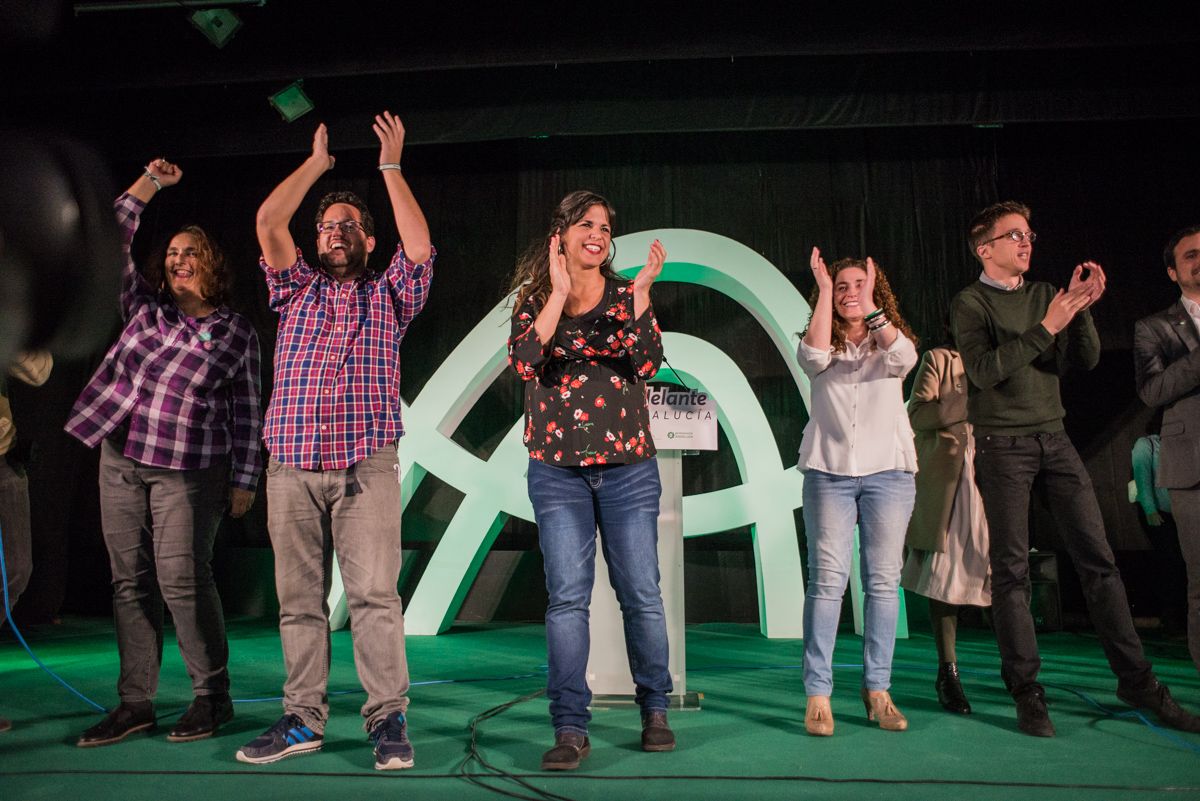 Ángela Aguilera, José Ignacio García, Teresa Rodríguez, Inmaculada Nieto e Íñigo Errejón, en un acto de Adelante Andalucía en Jerez. FOTO: MANU GARCÍA