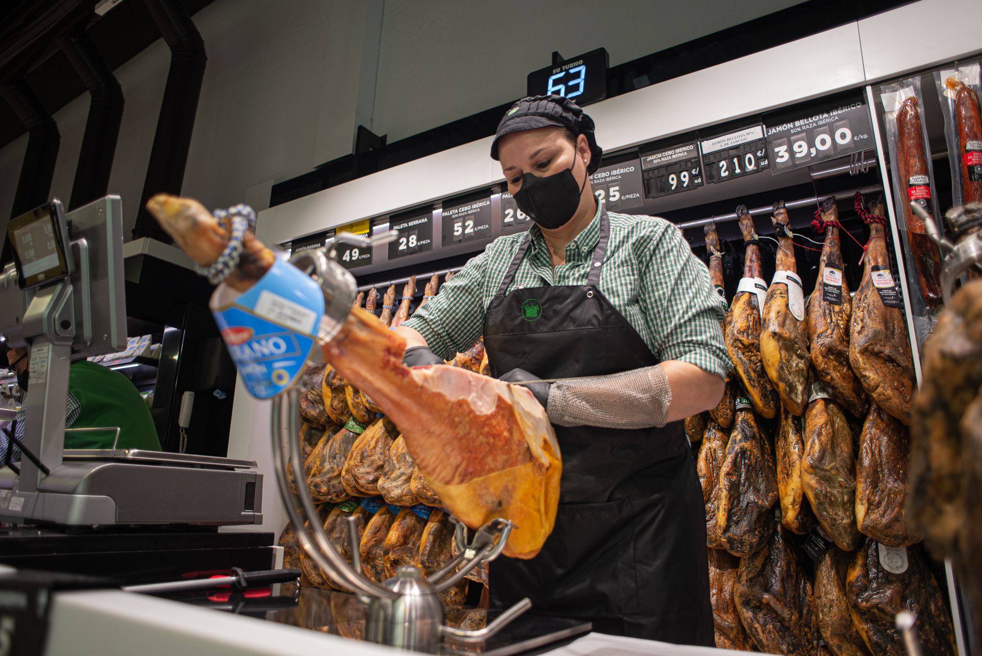 El jamón, sorprendentemente, no es de los productos que han subido de precio.