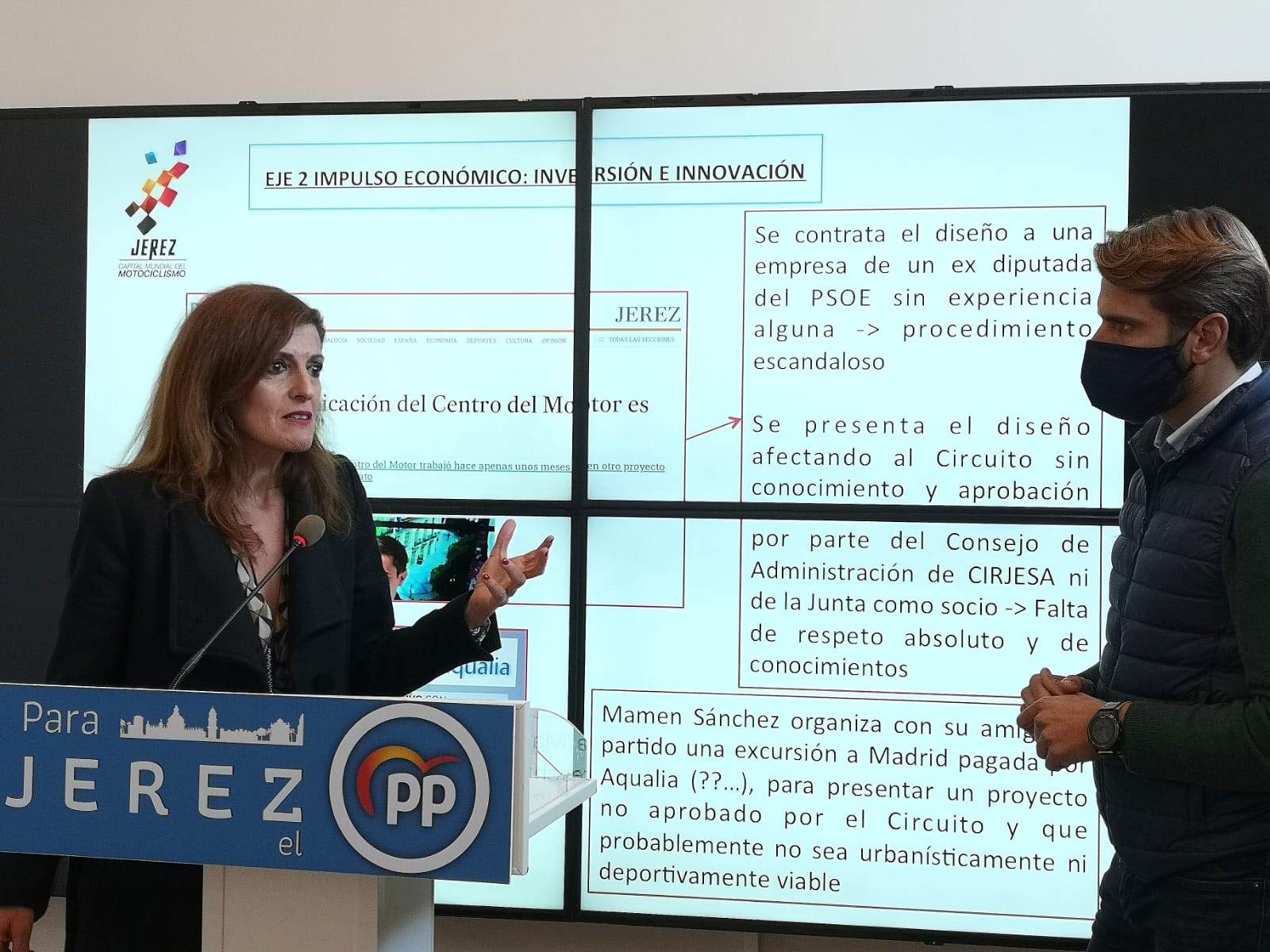 Nausika Botamino, junto a Rafael Mateos. El PP acusa a Mamen Sánchez de "tirar dinero público".