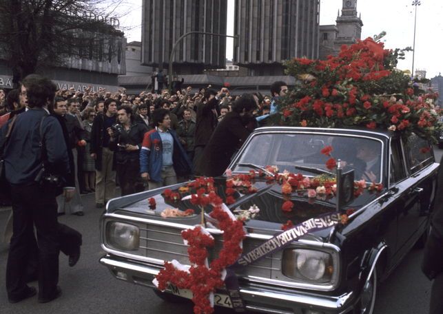 Un momento del cortejo fúnebre de los fallecidos por la matanza de Atocha. FOTO: ELDIARIO.ES