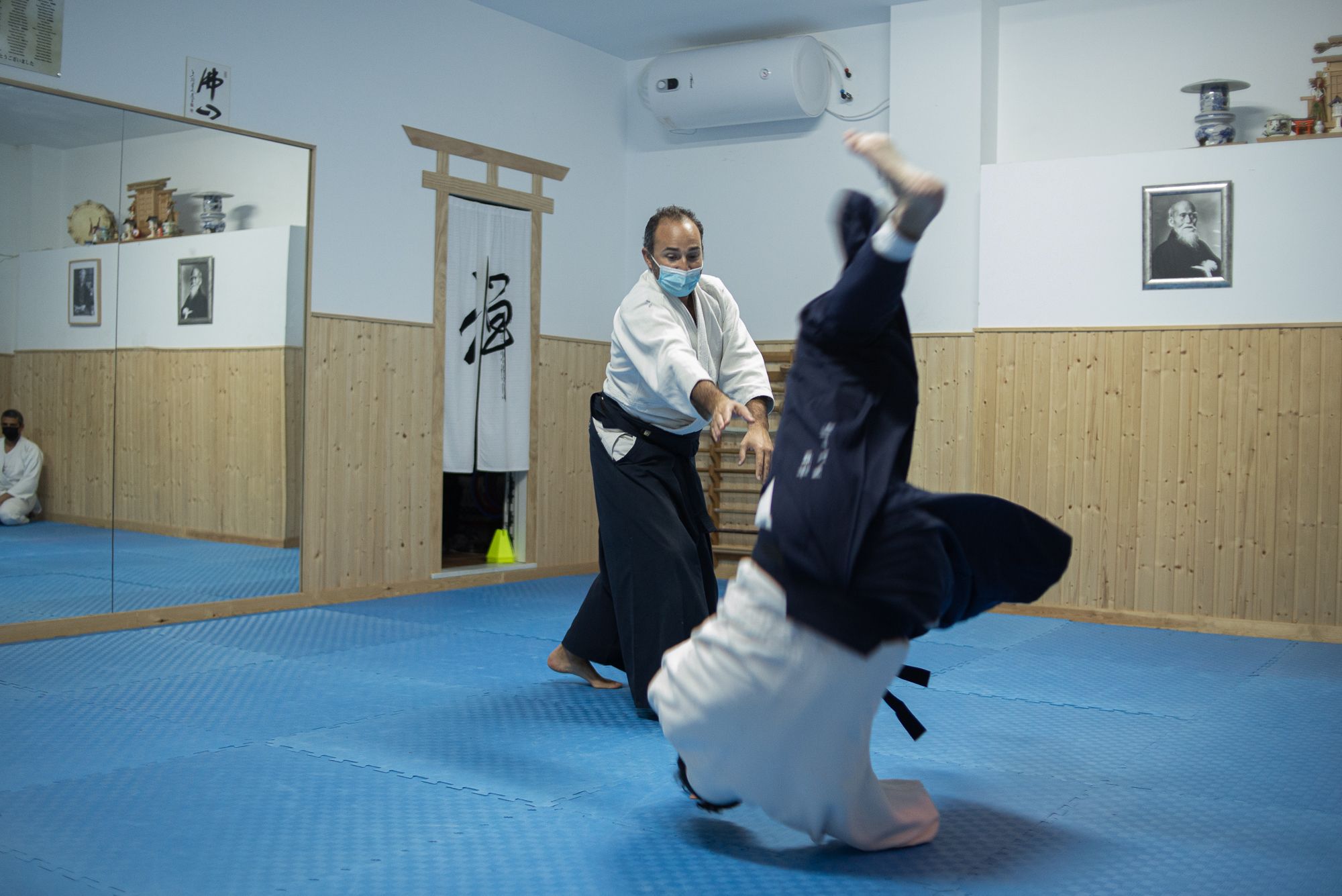 Técnicas de aikido con adultos en Puerto Real.