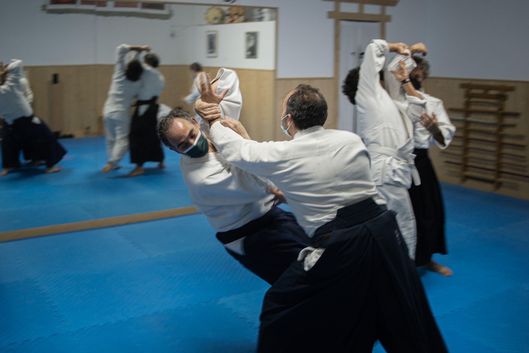 Iván practicando aikido en su centro.