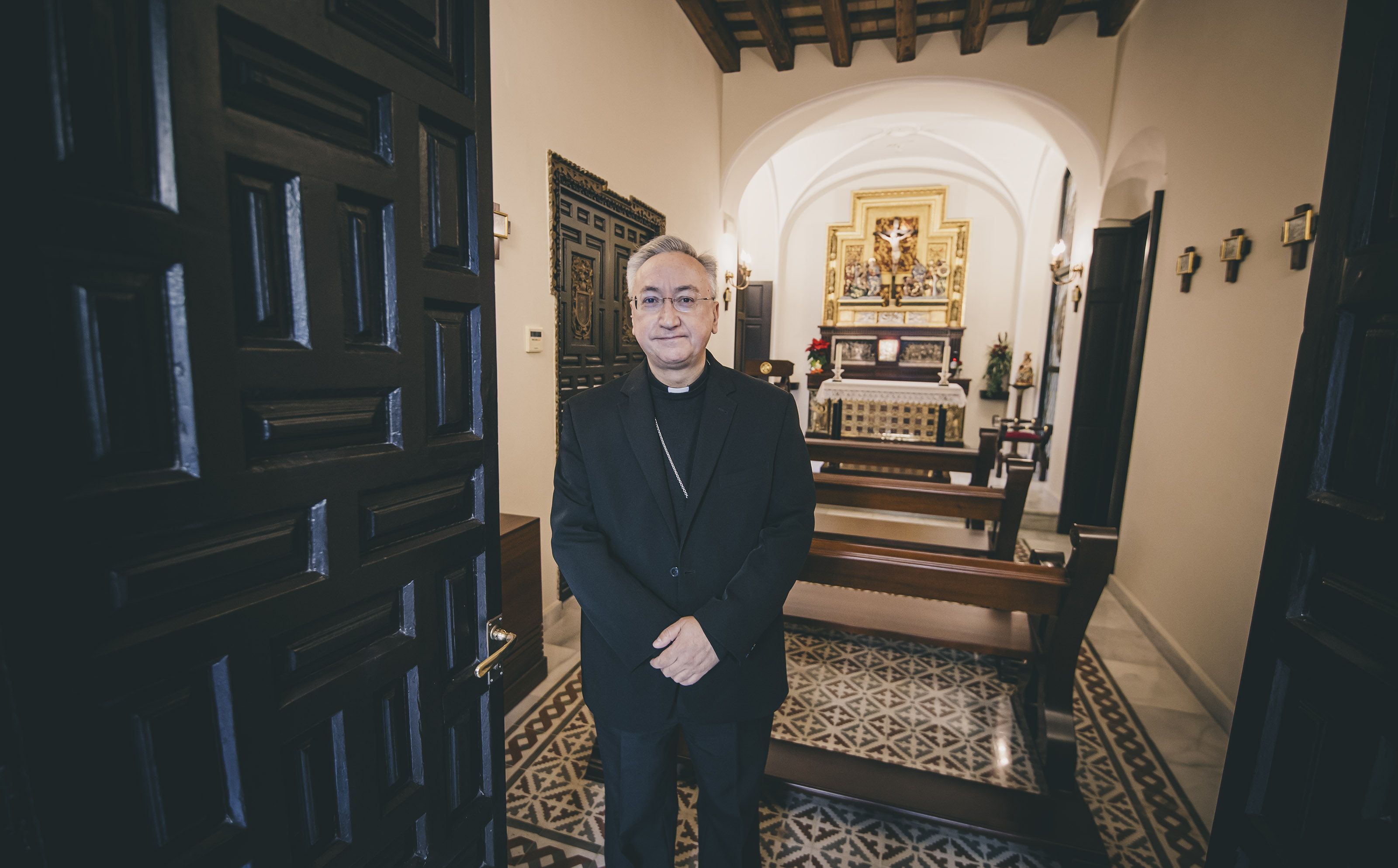 El obispo de Jerez, José Rico Pavés en la sede del obispado.