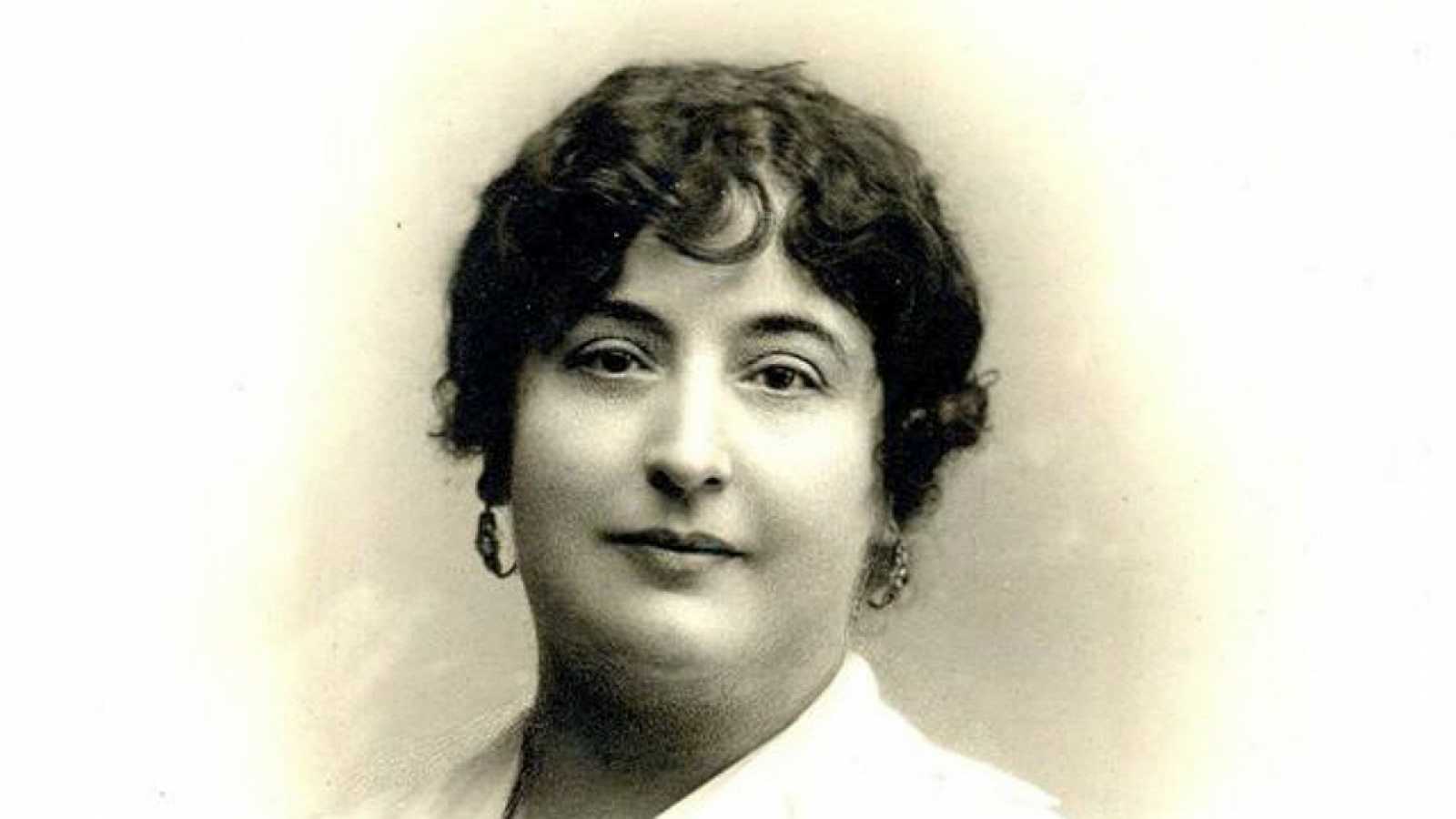 Carmen de Burgos firmaba sus artículos periodísticos como 'Colombine'.