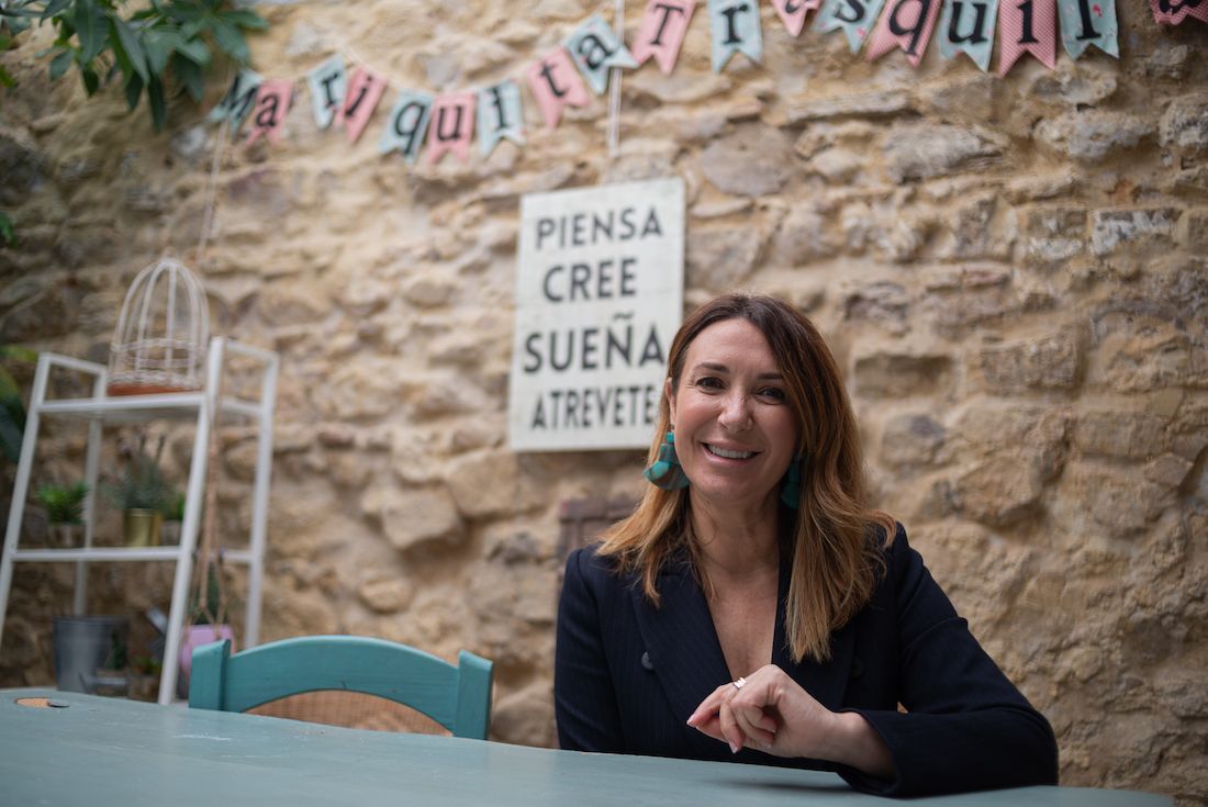 Milagros Cabral, fundadora y propietaria de Mariquita Trasquilá, en la tienda de Trebujena.