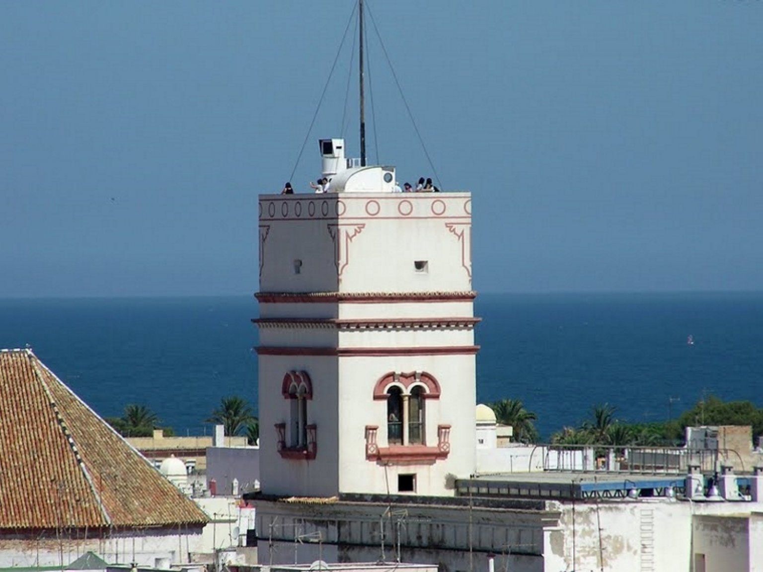 La explotación de la Torre Tavira de Cádiz sale a licitación.