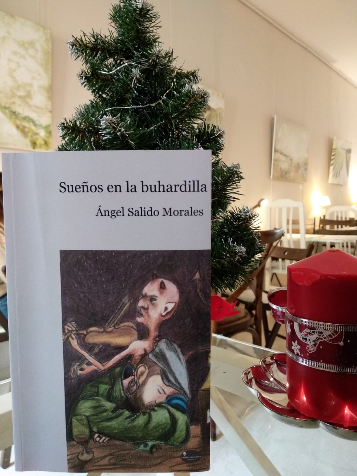 Poemario del jerezano Salido Morales. FOTO: LVDS. 