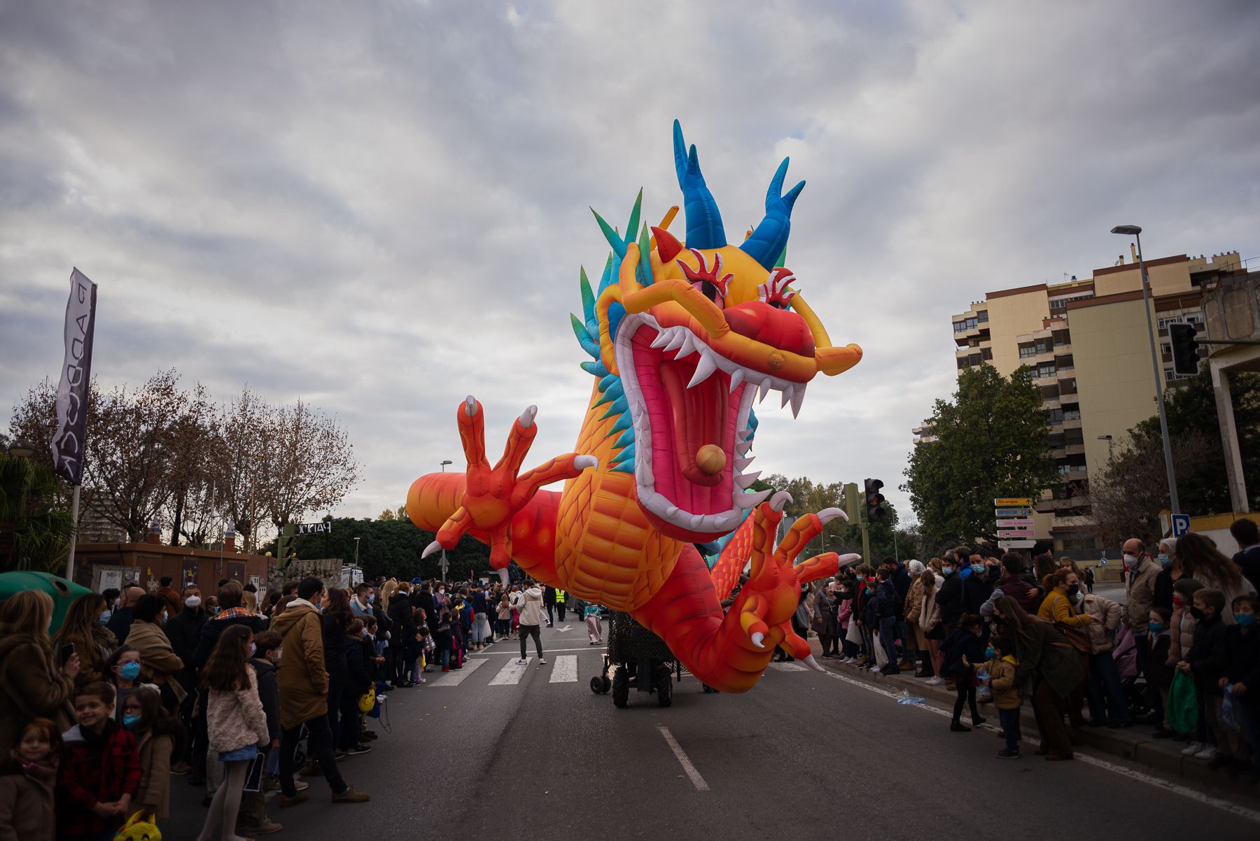 La cabalgata de Reyes Magos, el pasado enero, por la avenida de Europa. Acoje apela al "sentido común" para que no salga del centro.