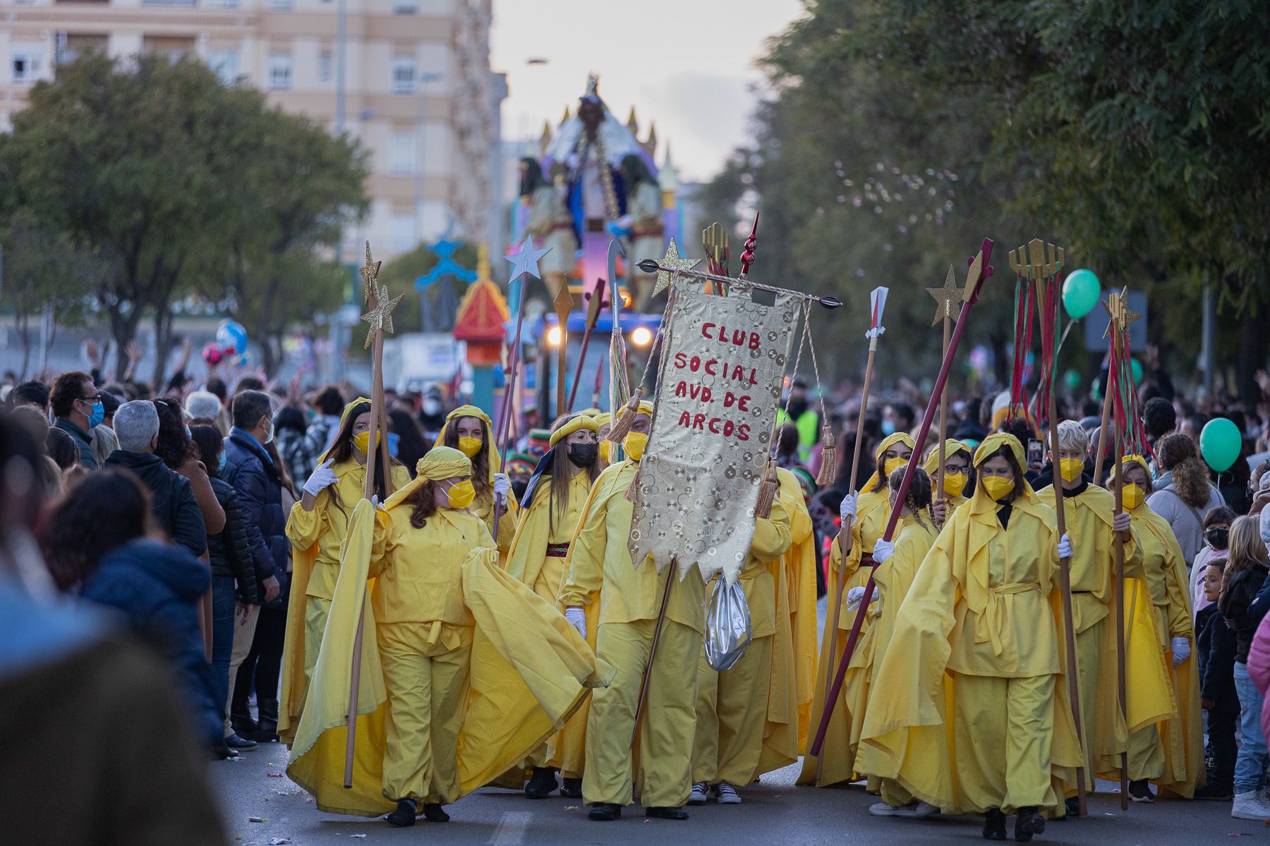 La cabalgata 2022 pasando por la avenida de Europa.
