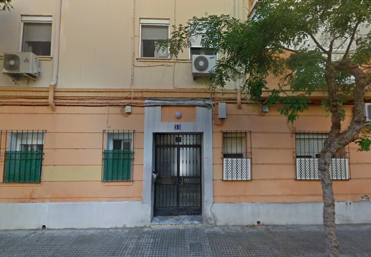 Edificio donde hallaron el cadáver de la anciana, en la calle García de Sola (Cádiz).