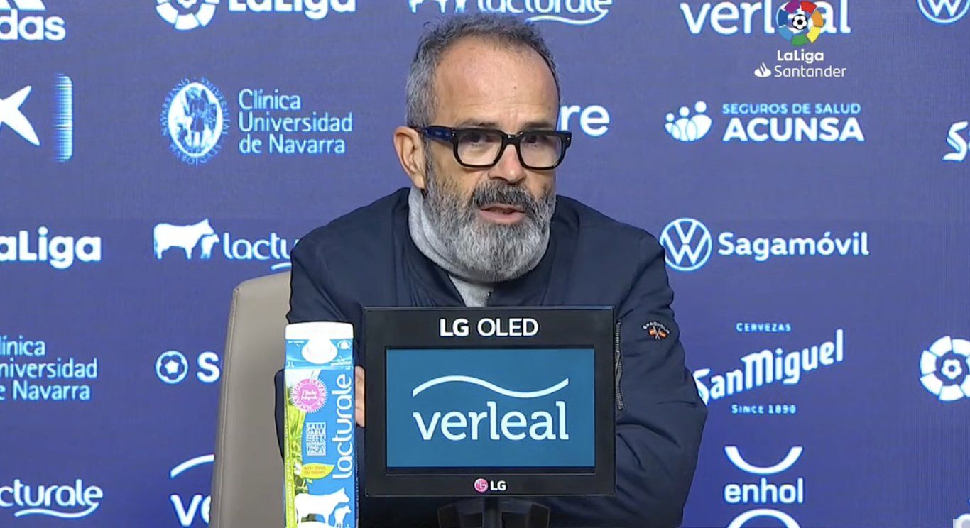 Álvaro Cervera, en su última rueda de prensa como entrenador del Cádiz.   CADIZCF