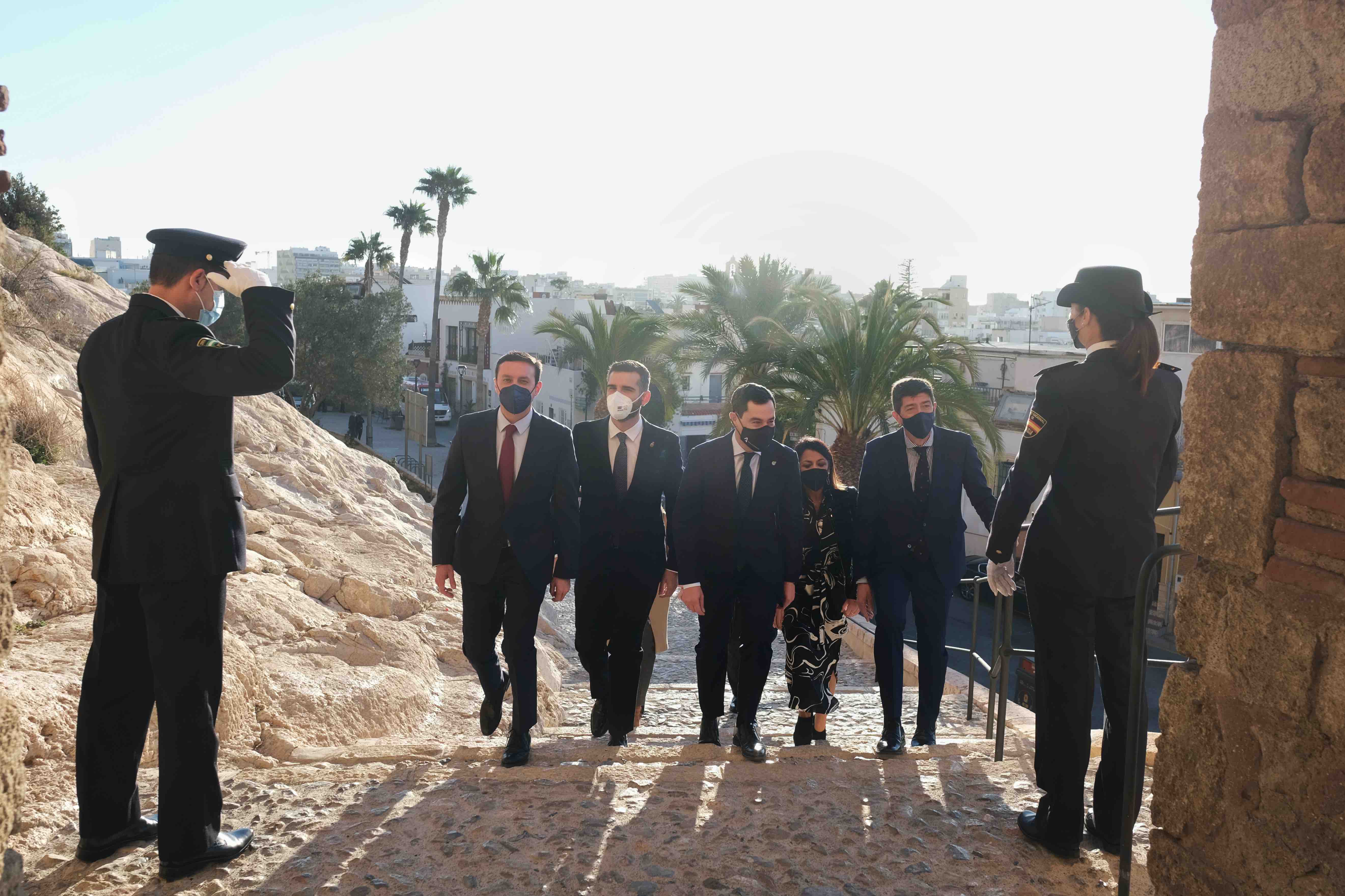 Juan Marín, junto al presidente del Gobierno andaluz, y otros miembros del Ejecutivo, este martes en Almería.