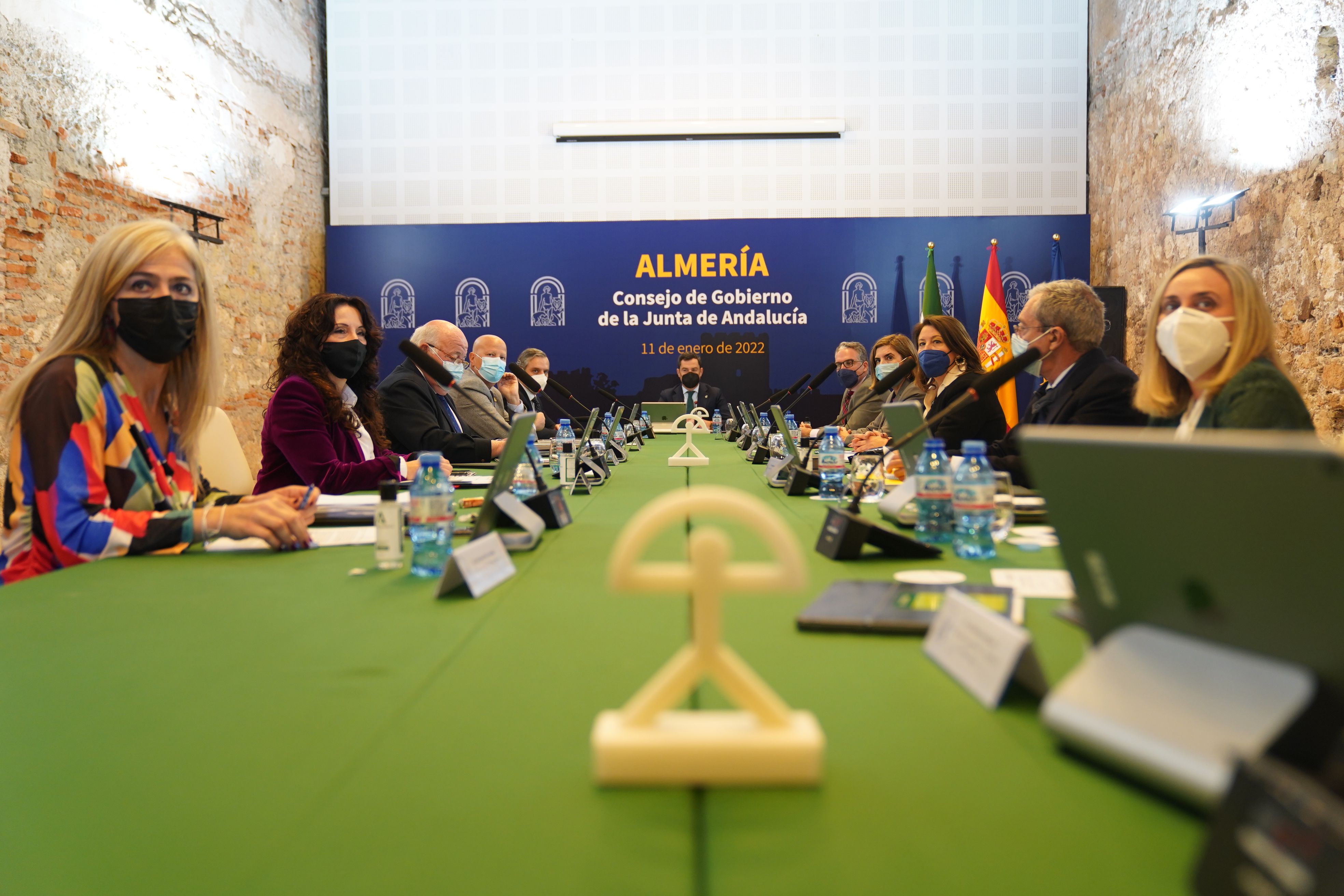 Moreno Bonilla en Almería con su Gobierno